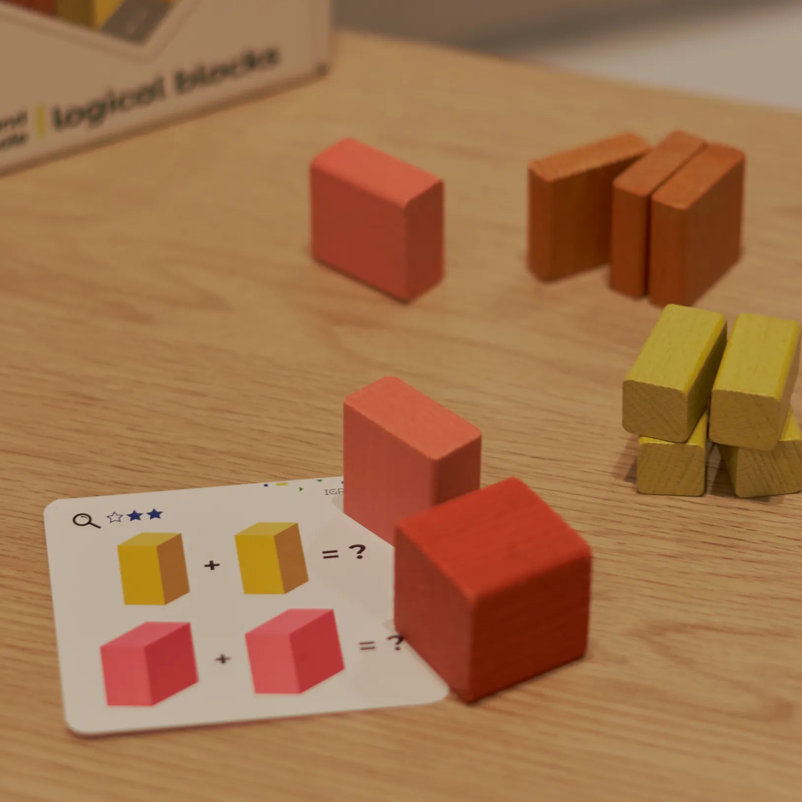 Wooden cubes Parts and a whole
