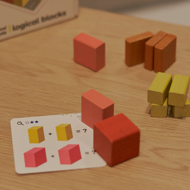 Wooden cubes Parts and a whole