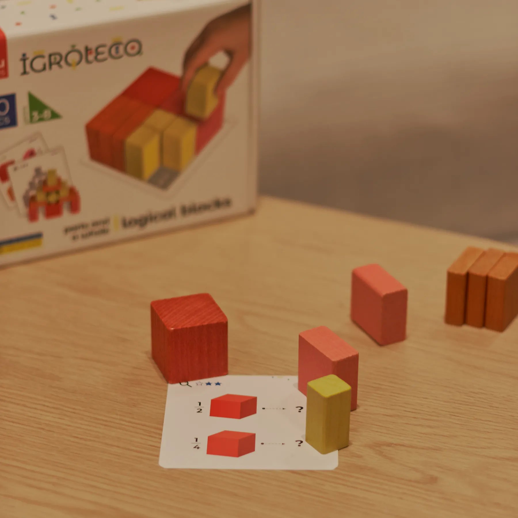 Wooden cubes Parts and a whole