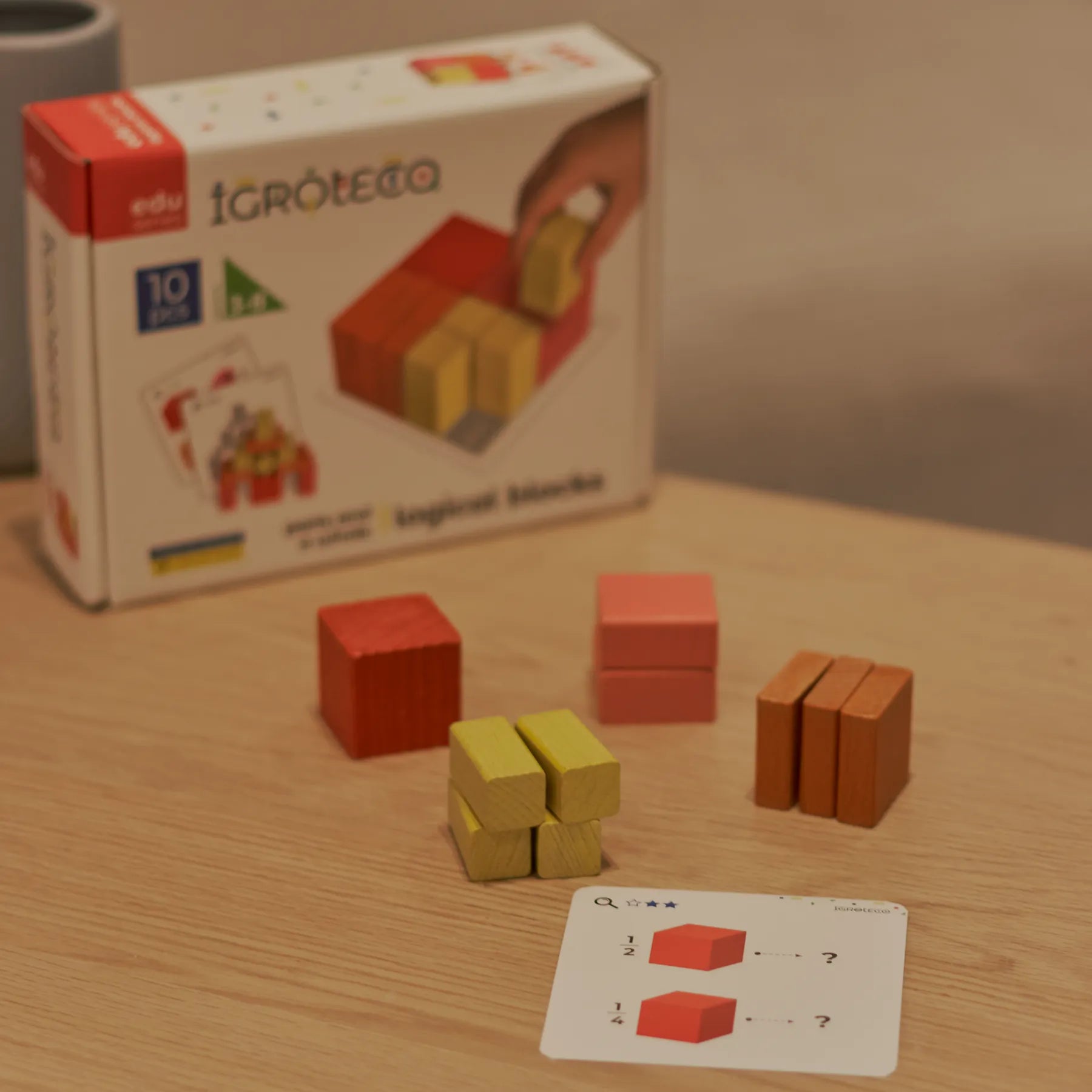 Wooden cubes Parts and a whole